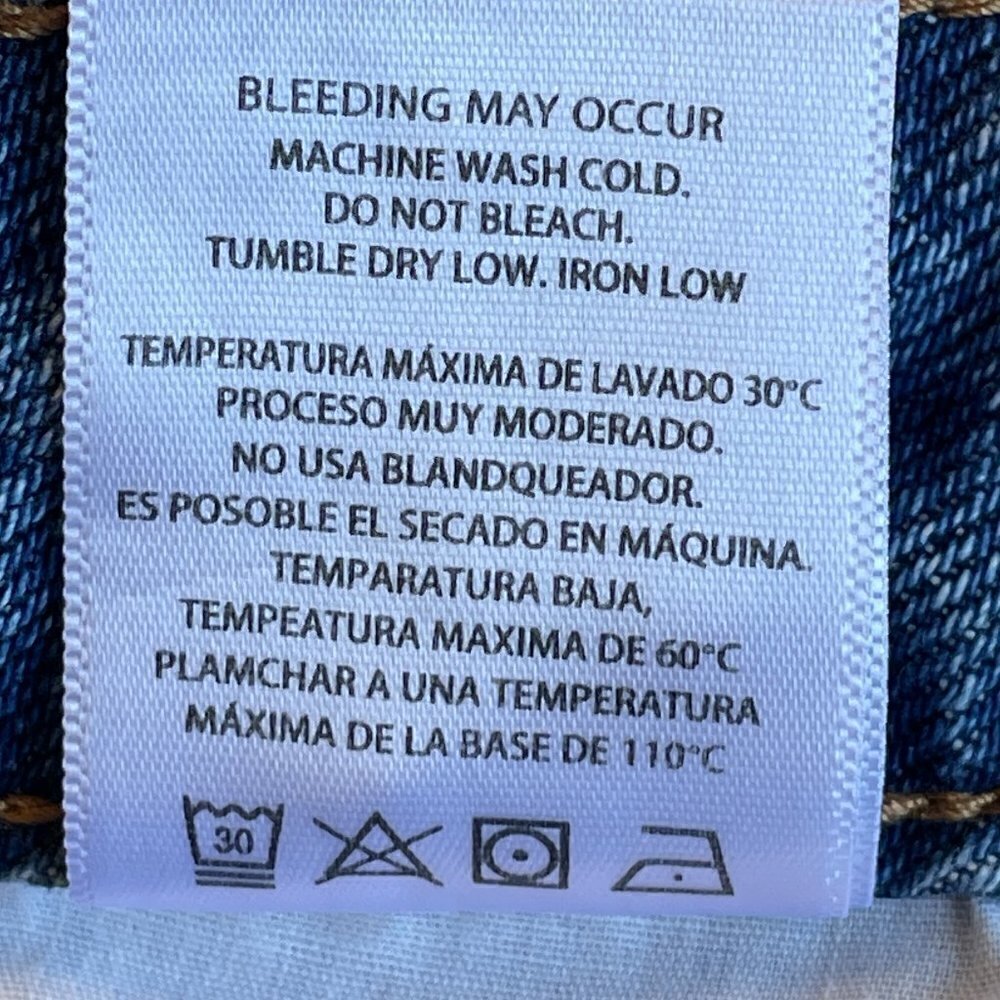 HIDDEN JEANS Cutoffs Destroyed Sold at Buckle Size Small - Picture 9 of 9